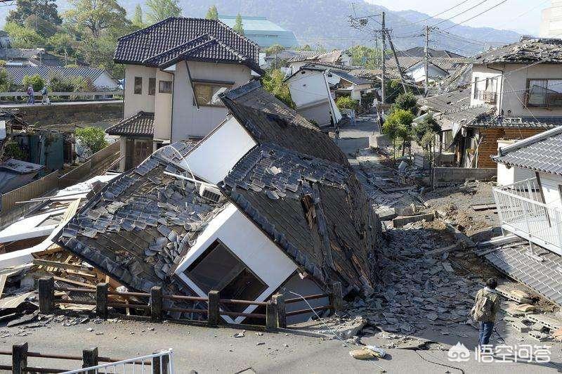 怎样看待熊本县要花1300万造路飞铜像，但是民众并不买账这件事？