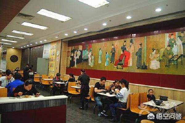 现在做餐饮是开小吃店好，还是中餐店好？