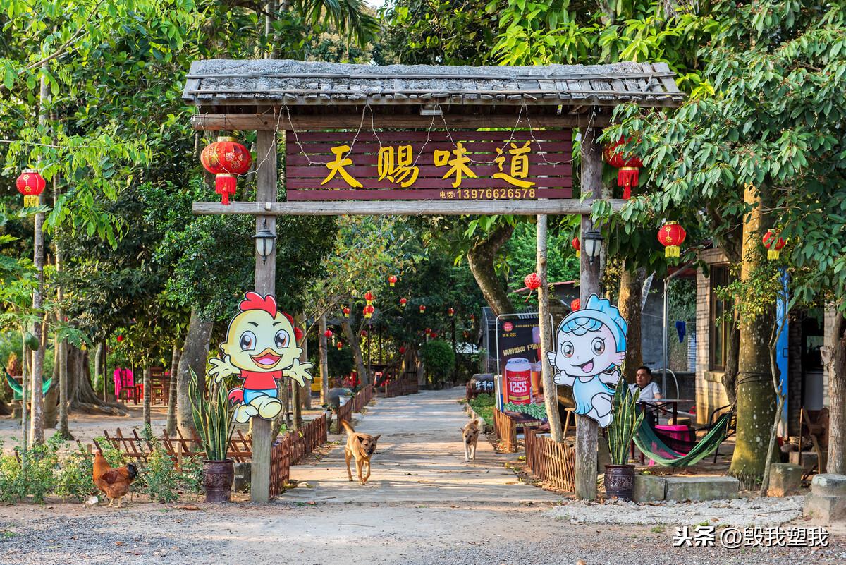 去三亚旅游，有哪些地方吃当地的美食？