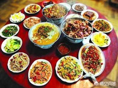 过年的时候各地都吃什么美食呢？年夜饭一般都准备哪些菜呢？