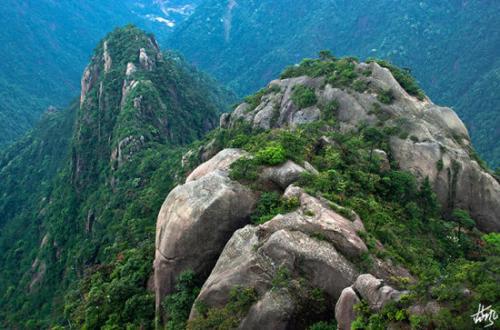 想知道: 上饶市 从上饶市火车站到三清山风景区怎么坐公交