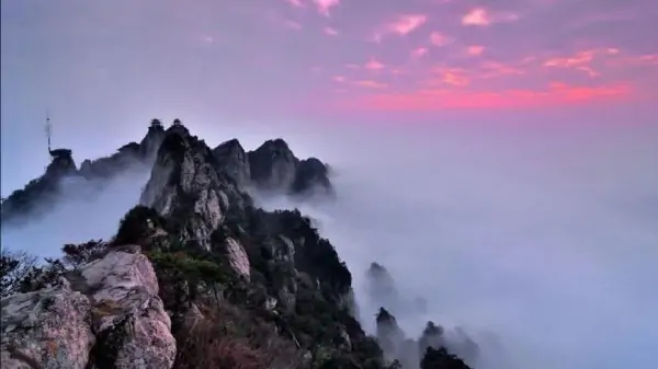 河南洛阳栾川县的老君山，其背后有什么秘密，为何对姓李和姓张的小伙伴免门票？