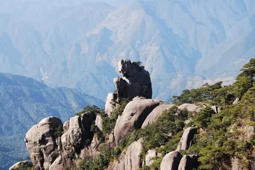 想去江西上饶三清山旅游，有哪些经典攻略吗？