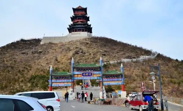 .门头沟哪座山上号称能看到半个大北京城的夜景？