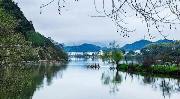 阿坝州旅游景点月亮湾海拔高度是多少