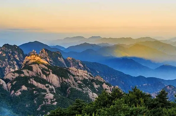 光明顶在哪座山上