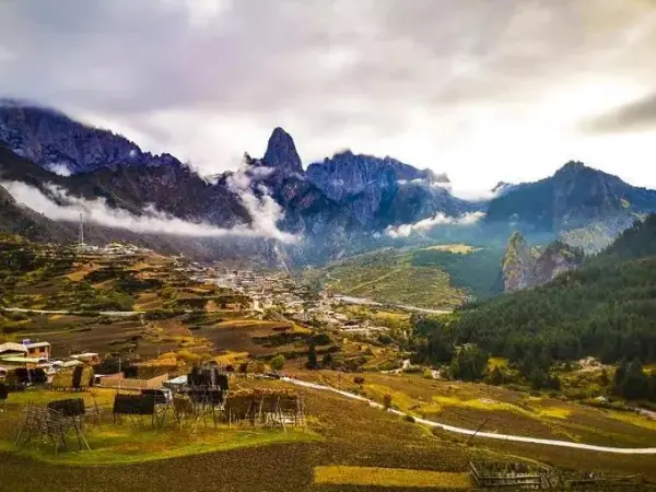 草原，寺庙，自驾去甘南旅游，什么时间去合适？有什么推荐景点？