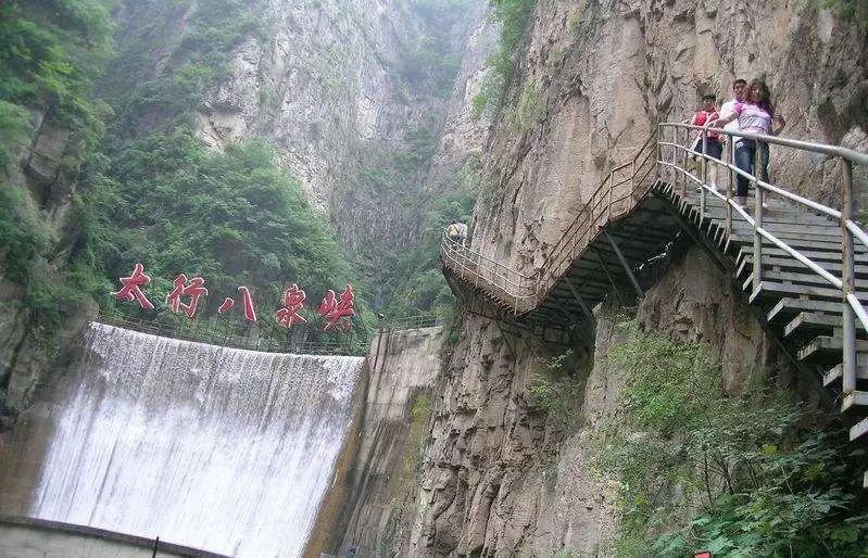 长治八泉峡一游客晕倒3小时无人****120,反映了景区存在的哪些问题...