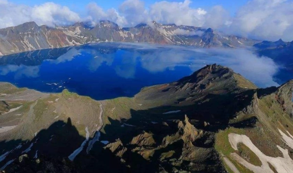 你能简单介绍一下长白山风景区的景观吗？