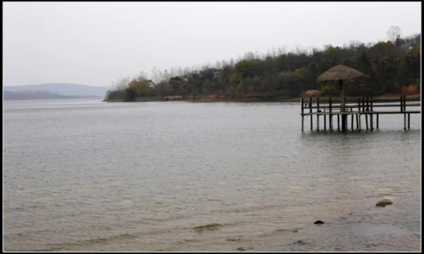 龙泉湖景区的介绍