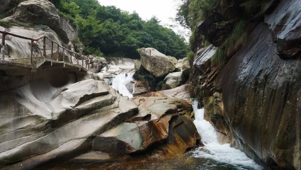 鄣山大峡谷的鄣山大峡谷简介