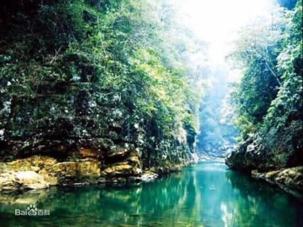 临安浙西大峡谷天池是火山口产生的吗？