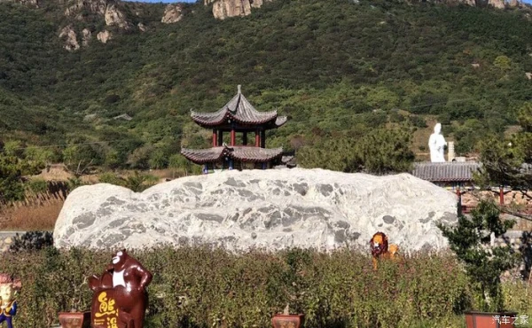 驾长安CS75游乌兰木图山风景区，有红色树木之山