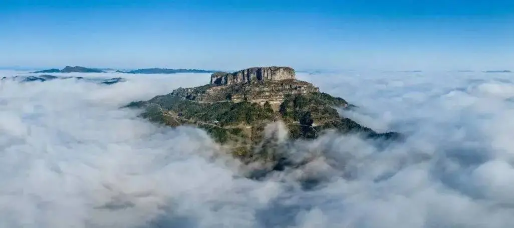 香炉山主峰的海拔高度是多少(香炉山的历史沿革是怎样的)